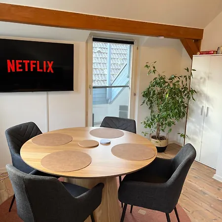 - Balkon - Netflix - Parkplatz - Kingsize-bett - 6 Personen *