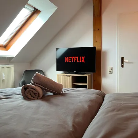 Apartment - Balkon - Netflix - Parkplatz - Kingsize-bett