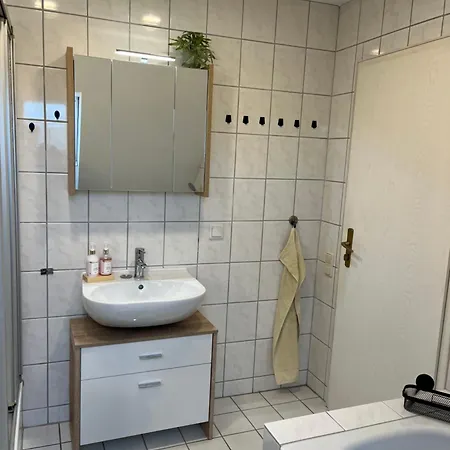 Apartment - Balkon - Netflix - Parkplatz - Kingsize-bett *