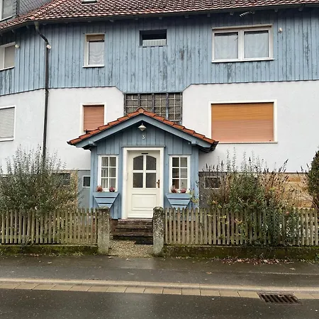 - Balkon - Netflix - Parkplatz - Kingsize-bett Apartment Antrifttal