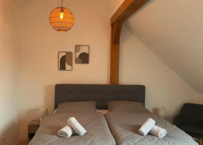 - Balkon - Netflix - Parkplatz - Kingsize-bett - 6 Personen