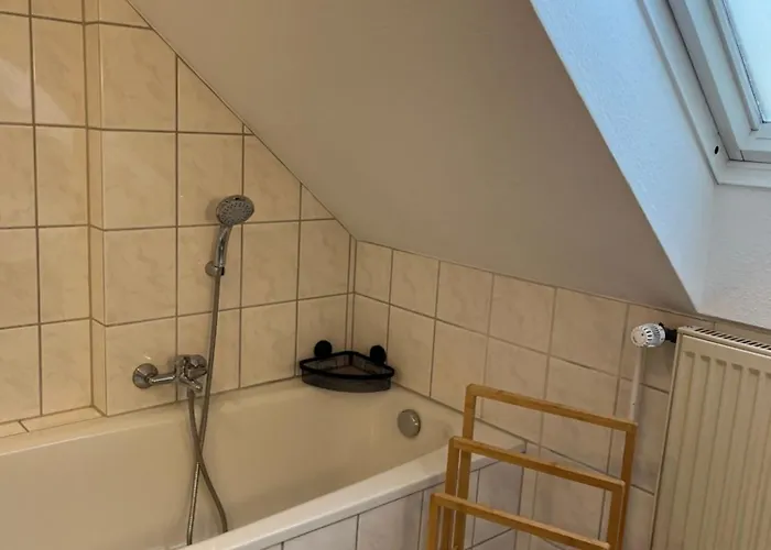 - Balkon - Netflix - Parkplatz - Kingsize-bett - 6 Personen Appartement Antrifttal